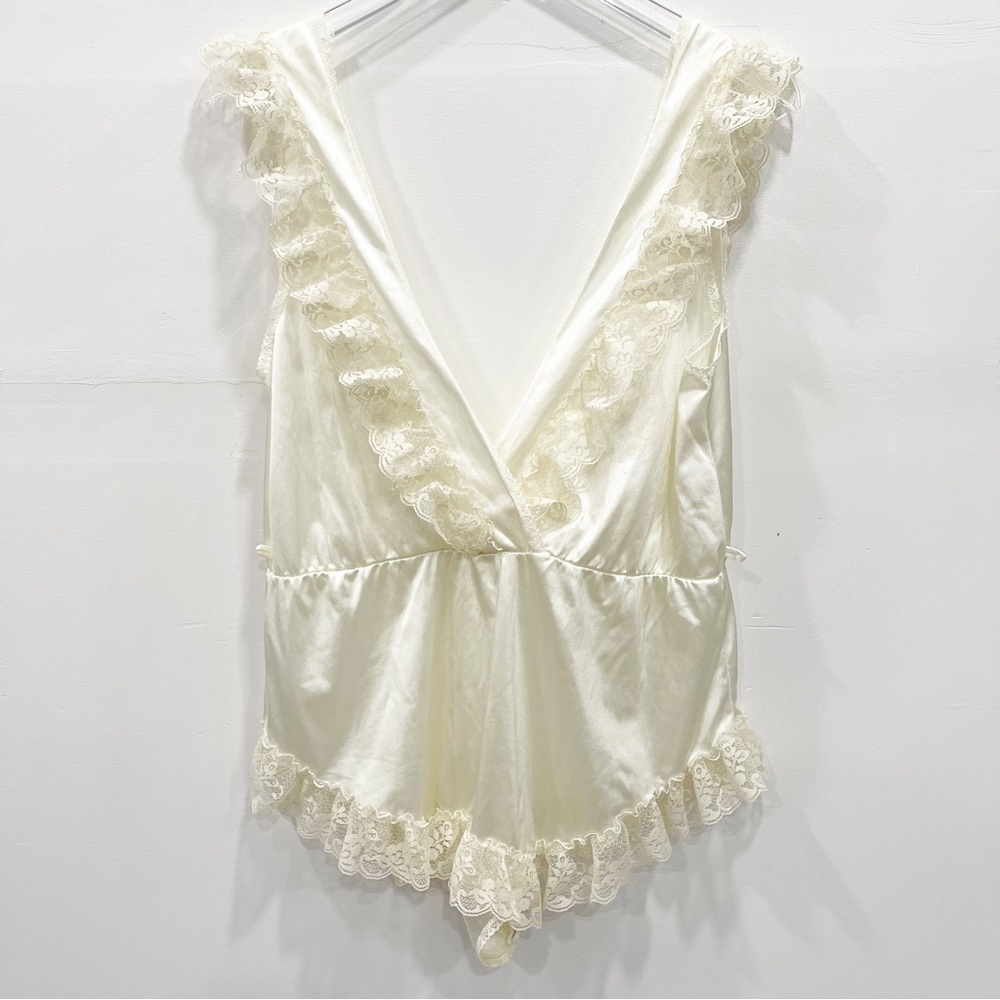Marshall Field’s Lace Trim Deep V-Neck V-Back Teddy Intimate Lingerie Ivory